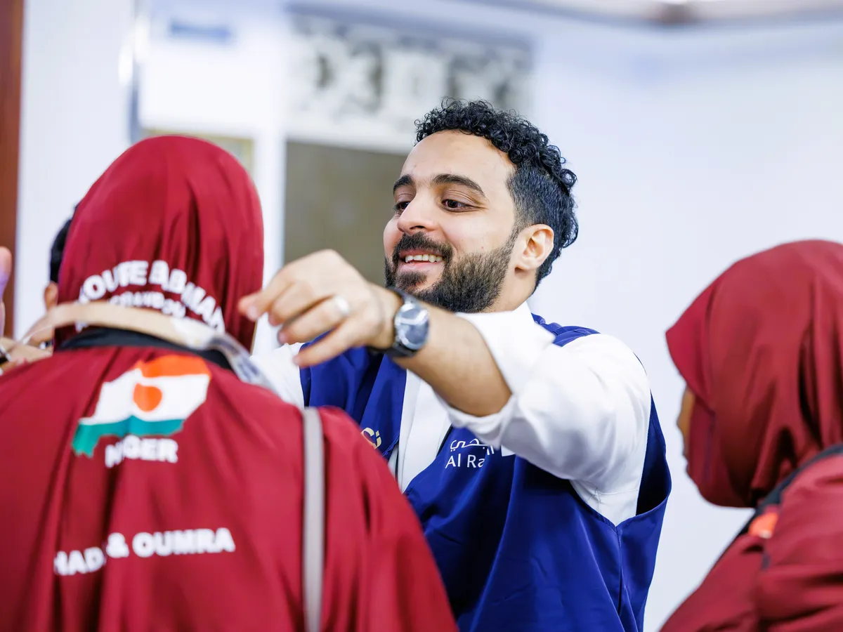 Encadrement Bin Bab Makka auprès des pèlerins